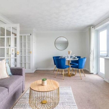 Trendy Sea View 2 Bedroom Sleeps 6 - Free Parking Bournemouth Exteriér fotografie