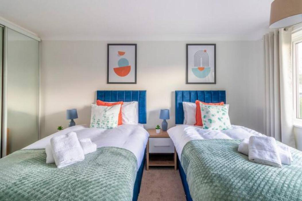 Trendy Sea View 2 Bedroom Sleeps 6 - Free Parking Bournemouth Exteriér fotografie