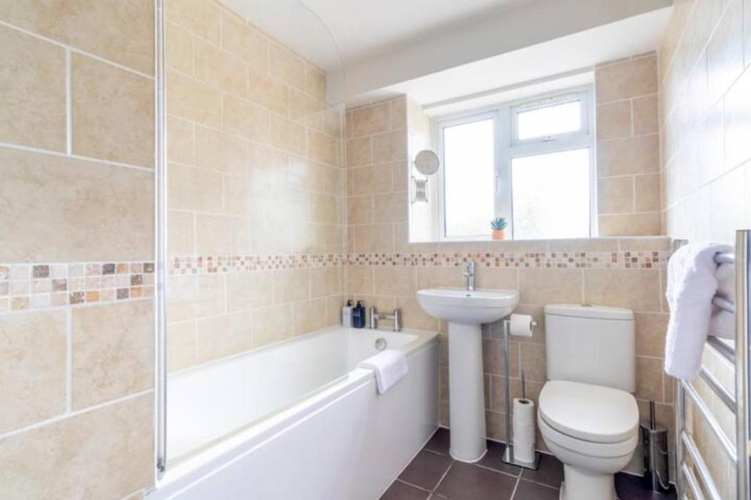 Trendy Sea View 2 Bedroom Sleeps 6 - Free Parking Bournemouth Exteriér fotografie