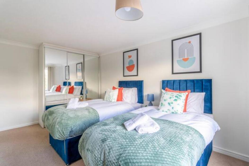 Trendy Sea View 2 Bedroom Sleeps 6 - Free Parking Bournemouth Exteriér fotografie