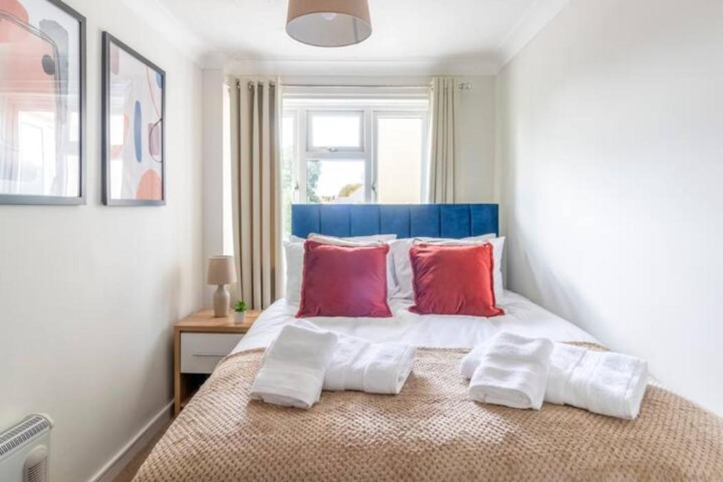 Trendy Sea View 2 Bedroom Sleeps 6 - Free Parking Bournemouth Exteriér fotografie